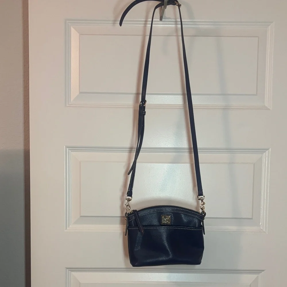 Dooney & Bourke Navy Saffiano Leather East/West Pocket Crossbody Durable - Picture 2 of 14